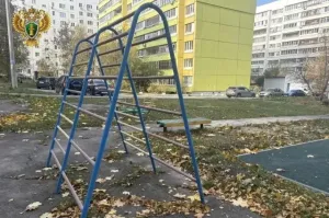 В Туле прокуратура нашла нарушения на детской площадке на улице Степанова